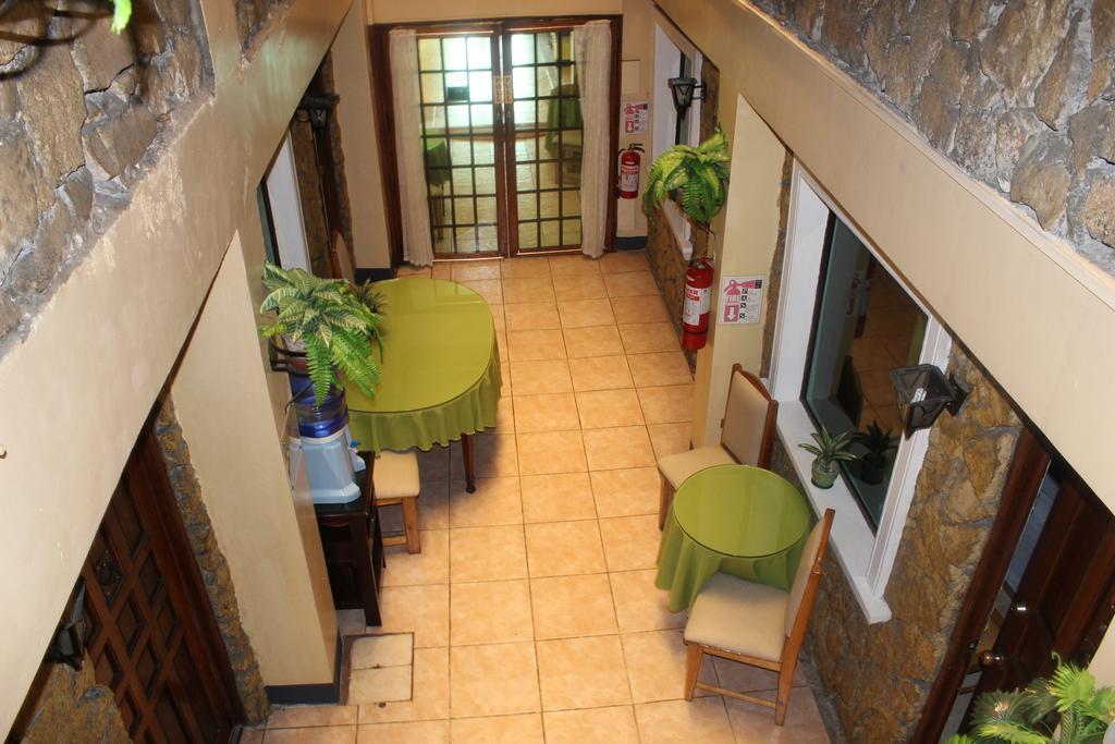 Saint Illian'S Inn Makati Makati City Exterior photo