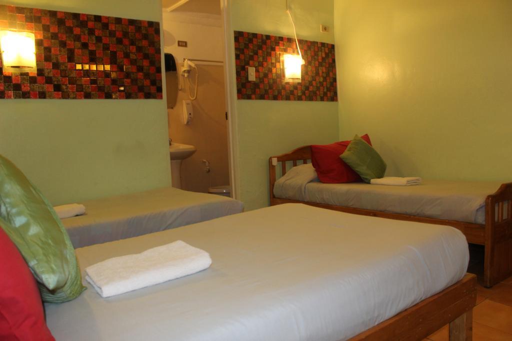 Saint Illian'S Inn Makati Makati City Exterior photo